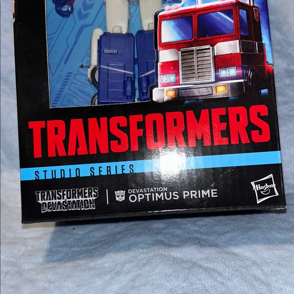 Transformers Studio Series Deluxe Class Optimus Prime Transformers: Devastation